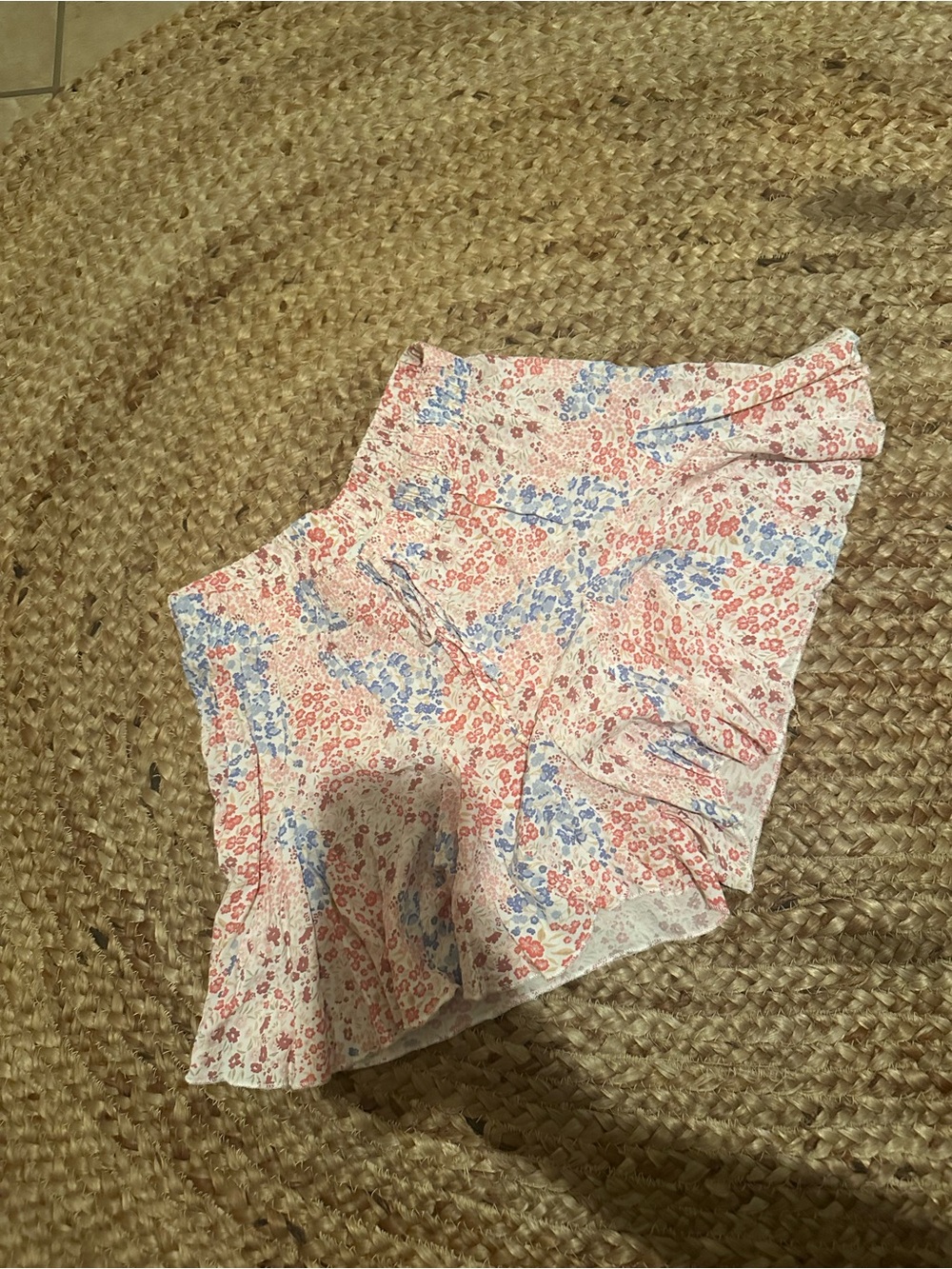 FLORAL FLOWY SHORTS